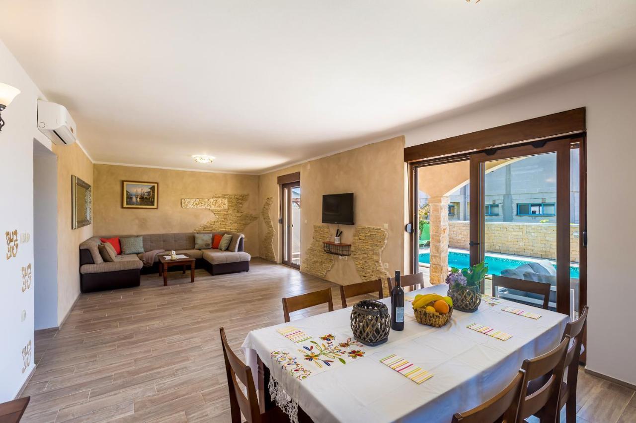 Linardići Villa Dijana West מראה חיצוני תמונה