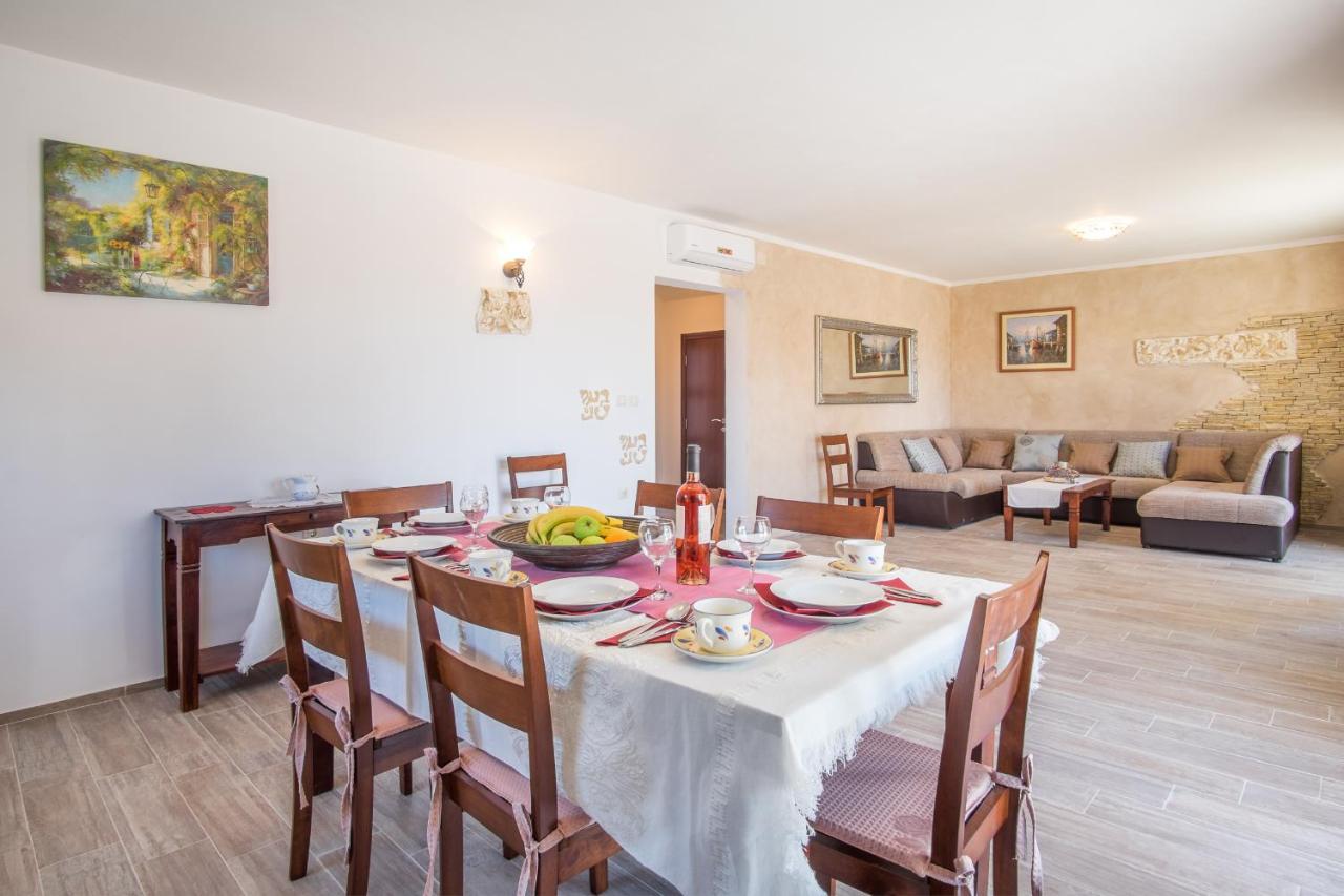 Linardići Villa Dijana West מראה חיצוני תמונה