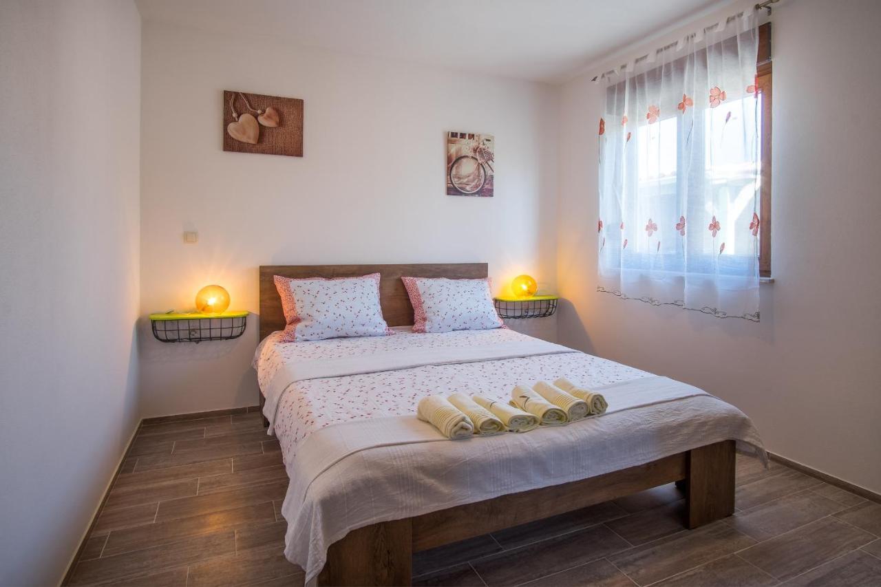 Linardići Villa Dijana West מראה חיצוני תמונה