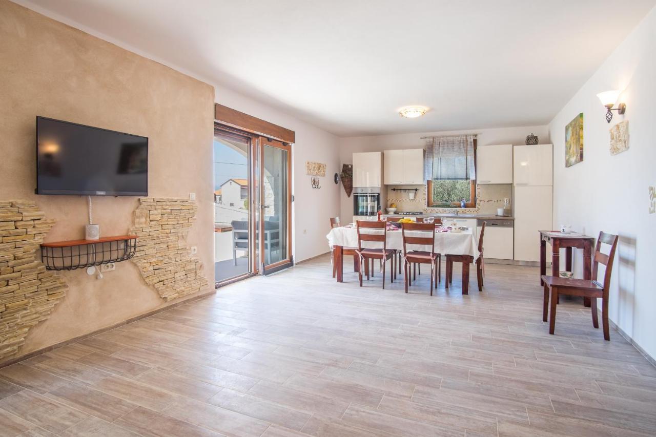 Linardići Villa Dijana West מראה חיצוני תמונה